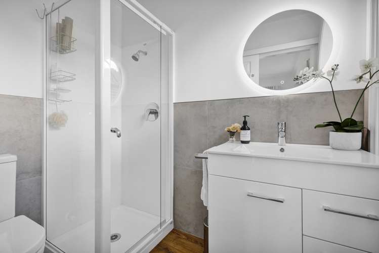 1c Waiwera Place Merrilands_11