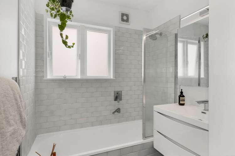 21 Dignan Street Point Chevalier_12