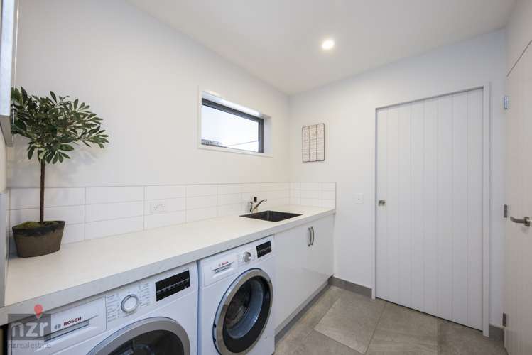 10 Mahi Grove Feilding_17