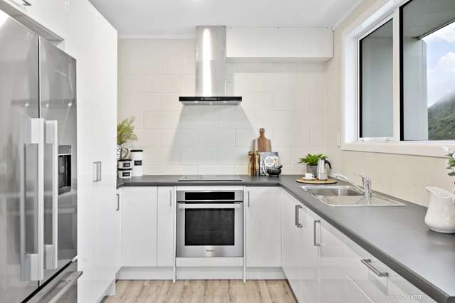 3/6 Robertson Street Owhiro Bay_3