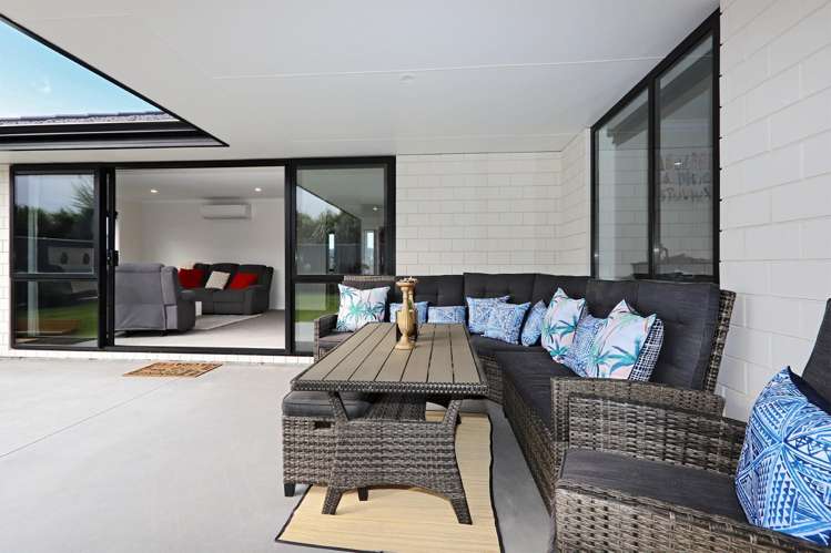 36 Hikawera Drive Frimley_12