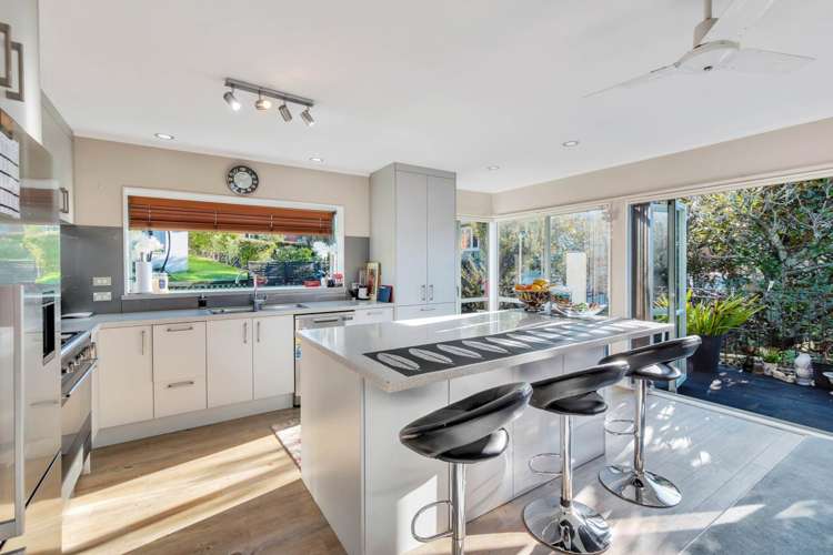 2/160 Cliff View Drive Green Bay_9