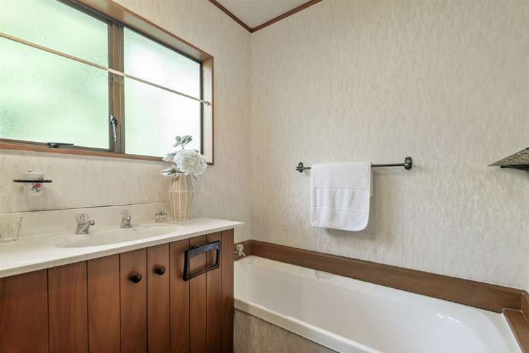 2/725 Beach Road Browns Bay_13