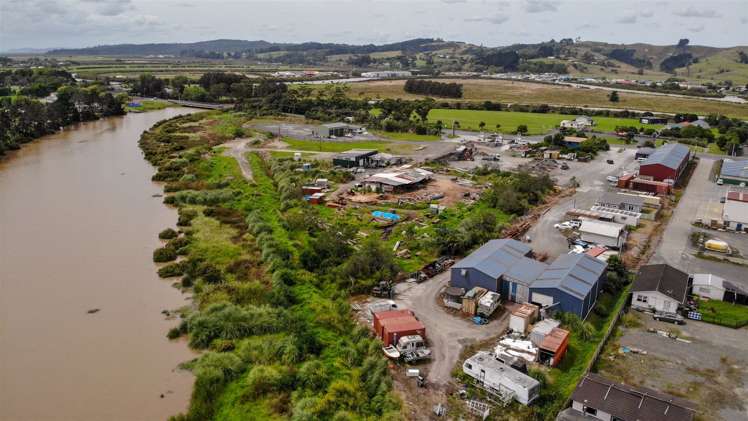 Yard A/109 - 111 Mill Road. Helensville_6