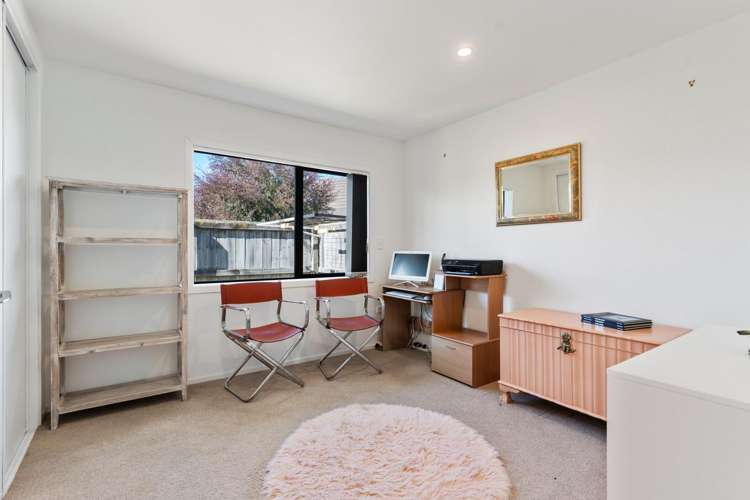 54 Ashmore Park Carterton_13