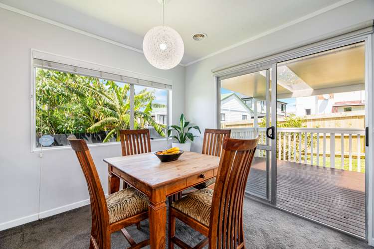 2/59 Archibald Road Kelston_8