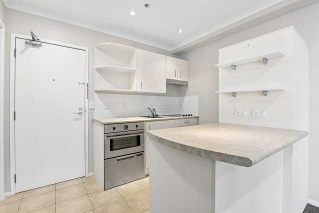 4J/18 Ronwood Avenue Manukau_3