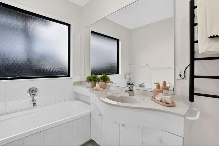 1/6 Calluna Crescent Totara Heights_23