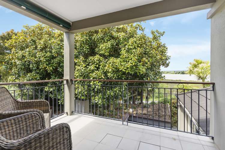 8 Mull Place Wattle Downs_11