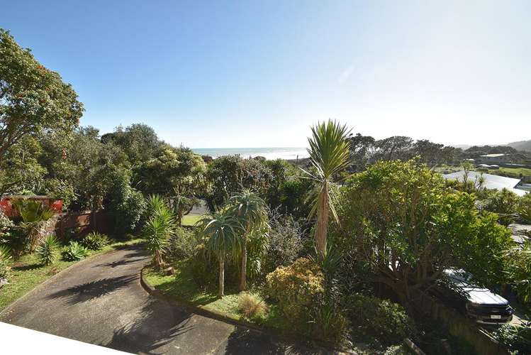 24 Domain Crescent Muriwai_9