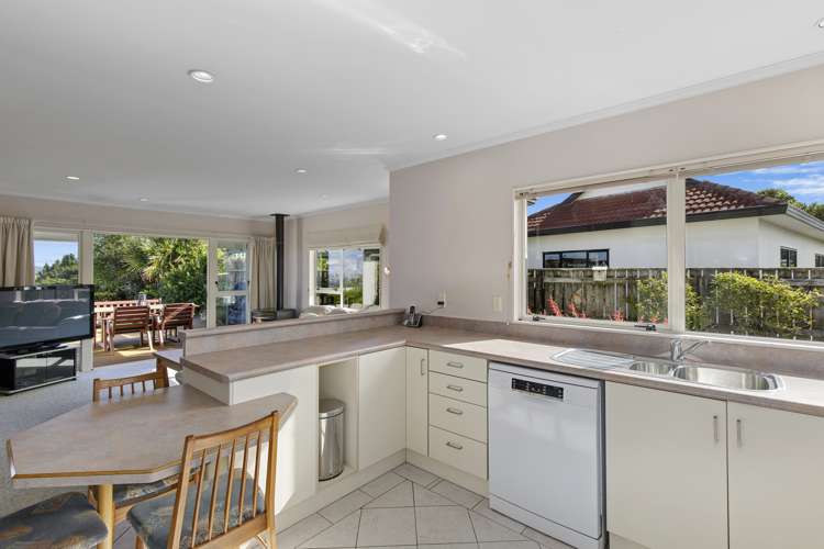 3 Lemonwood Grove Maungaraki_12