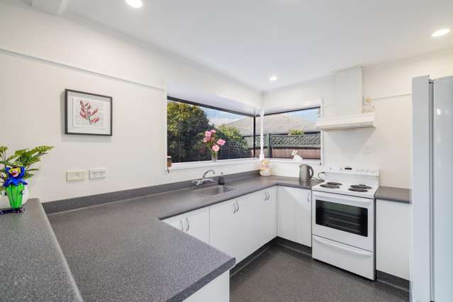 2/6 Goodall Place Redwood_3