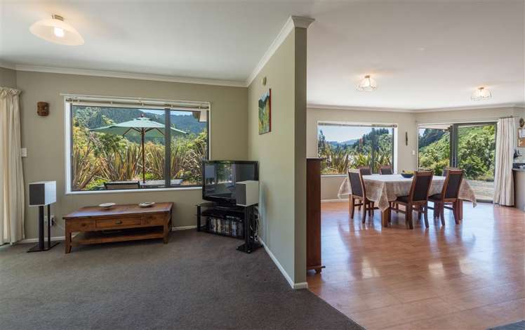 98 Mac'S Road Hira_11