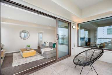 808/47 Beach Road_3