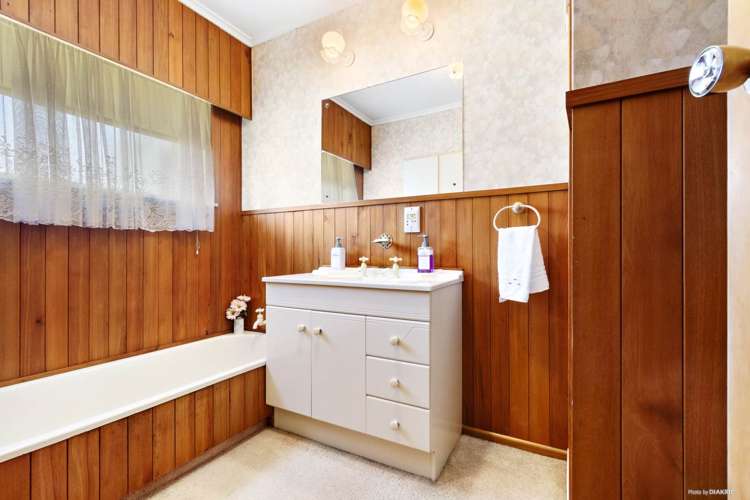 11 Exminster Street Blockhouse Bay_15