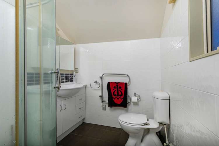 2/72 Beach Road Castor Bay_19