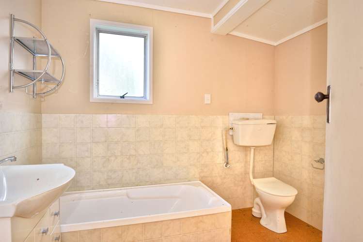 1080 Tauwhareparae Road Tolaga Bay_13