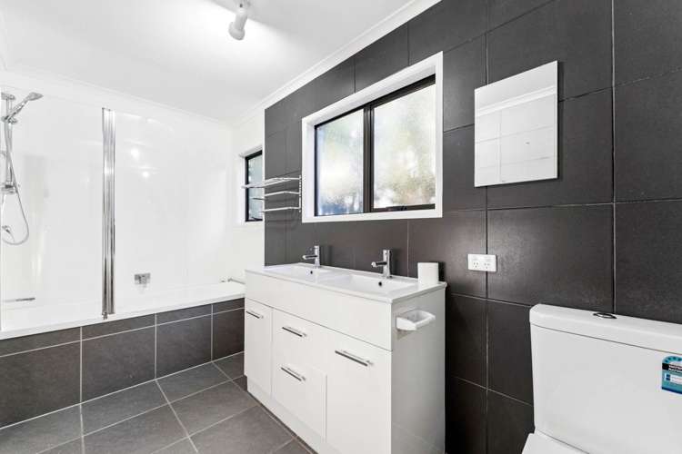 83 Carnoustie Drive Wattle Downs_14