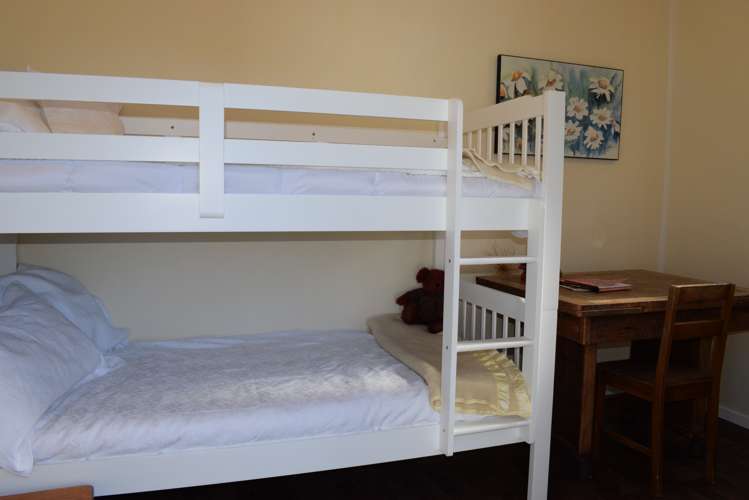 6 Kapiti Lane Otaki Beach_18