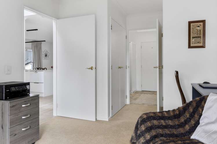 18 Lakeridge Close Rangatira Park_13