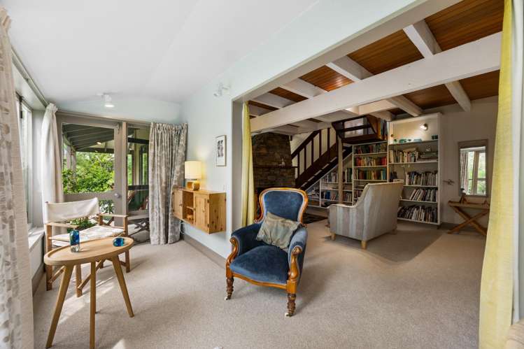 5 Lanes Road Alexandra_11