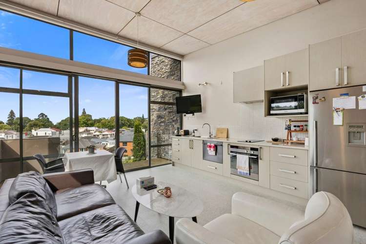 37/61 North Road North East Valley_2