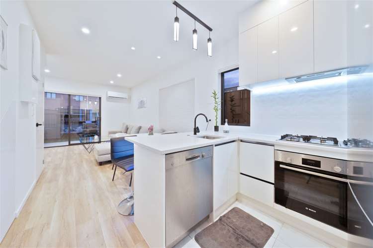 4 Treeline Lane Flat Bush_9