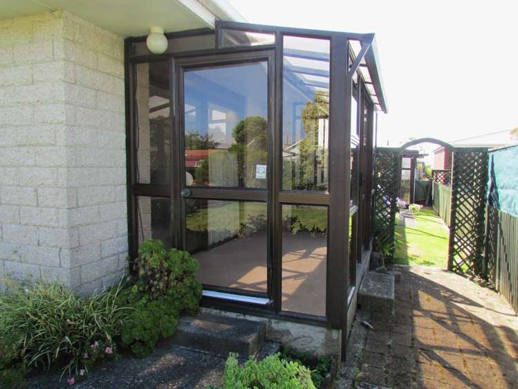 2/19 Cowper Street Greymouth_3