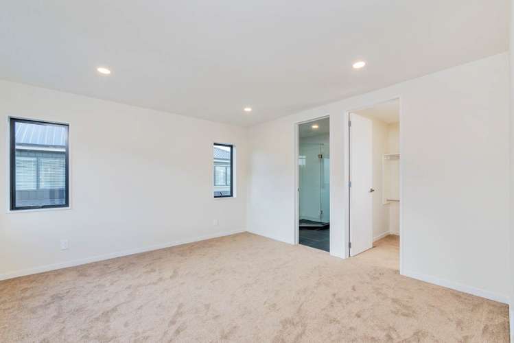 92 Colonial Drive Silverdale_18