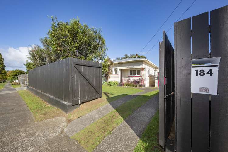 184 Captain Springs Road Onehunga_19