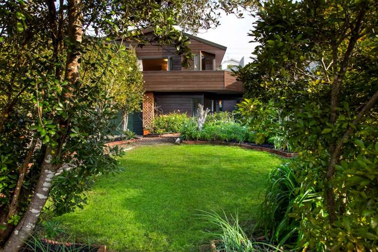 9 Highwood Grove Torbay_2