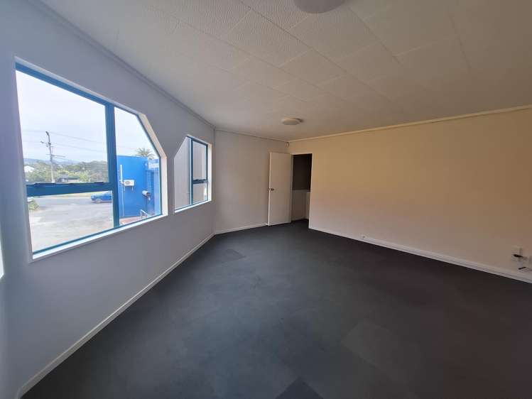 3/4087 Great North Road Kelston_6