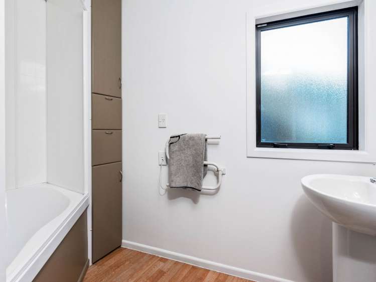 21 Williams Street Fernhill/Sunshine Bay_8