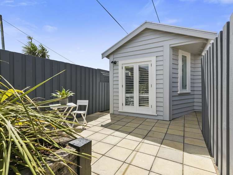 68a Lyall Parade Lyall Bay_18