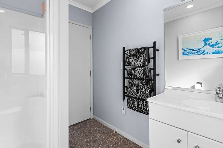 11a Bowling Road Greenmeadows_16