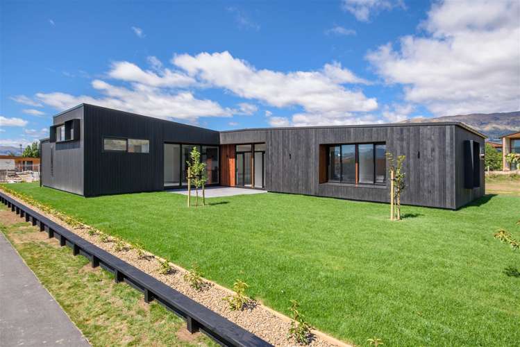 19 Stackbrae Avenue Wanaka_1