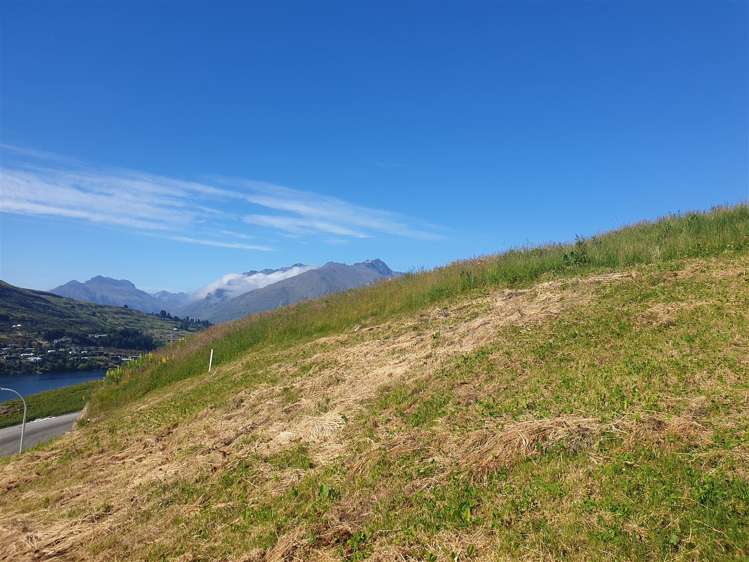 2 Short Court Queenstown Hill_9