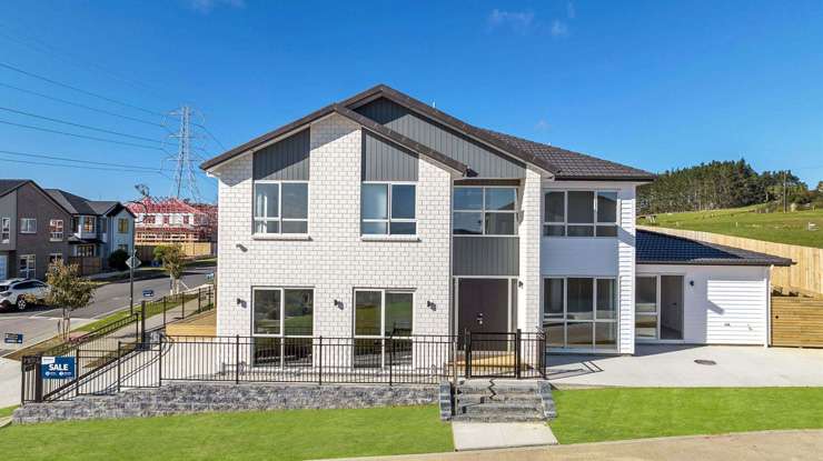 A seven-bedroom house for sale at 8 Teitei Rise, in Flat Bush, is one of many large new-build properties for sale in the South Auckland suburb. Photo / Supplied