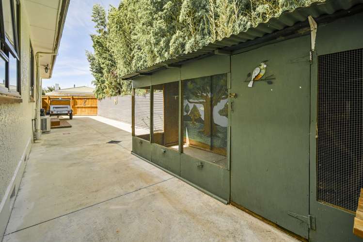 711 Maitland Crescent Mayfair_22