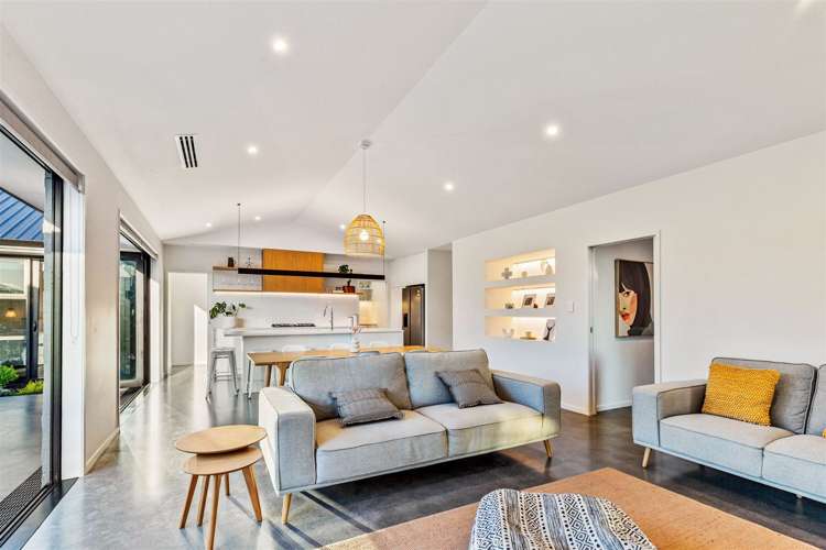 5 Canoe Lane Riverhead_5