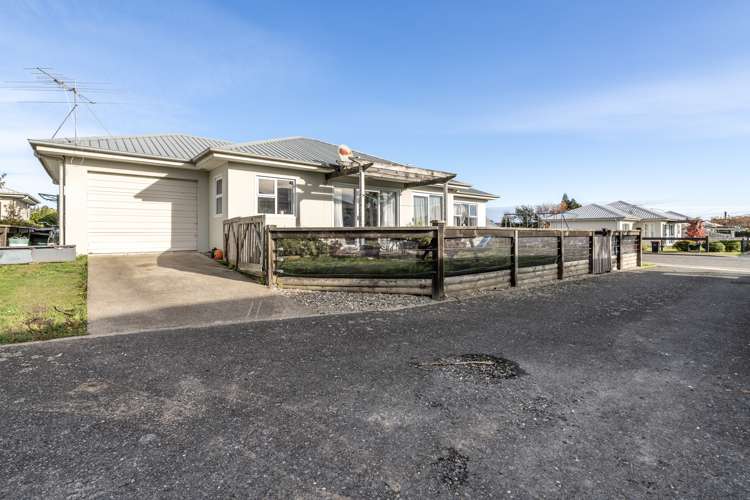 83 Lothian Crescent Strathern_0