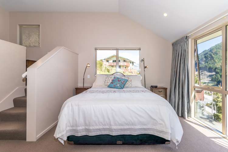 12b Broadview Rise Fernhill/Sunshine Bay_5