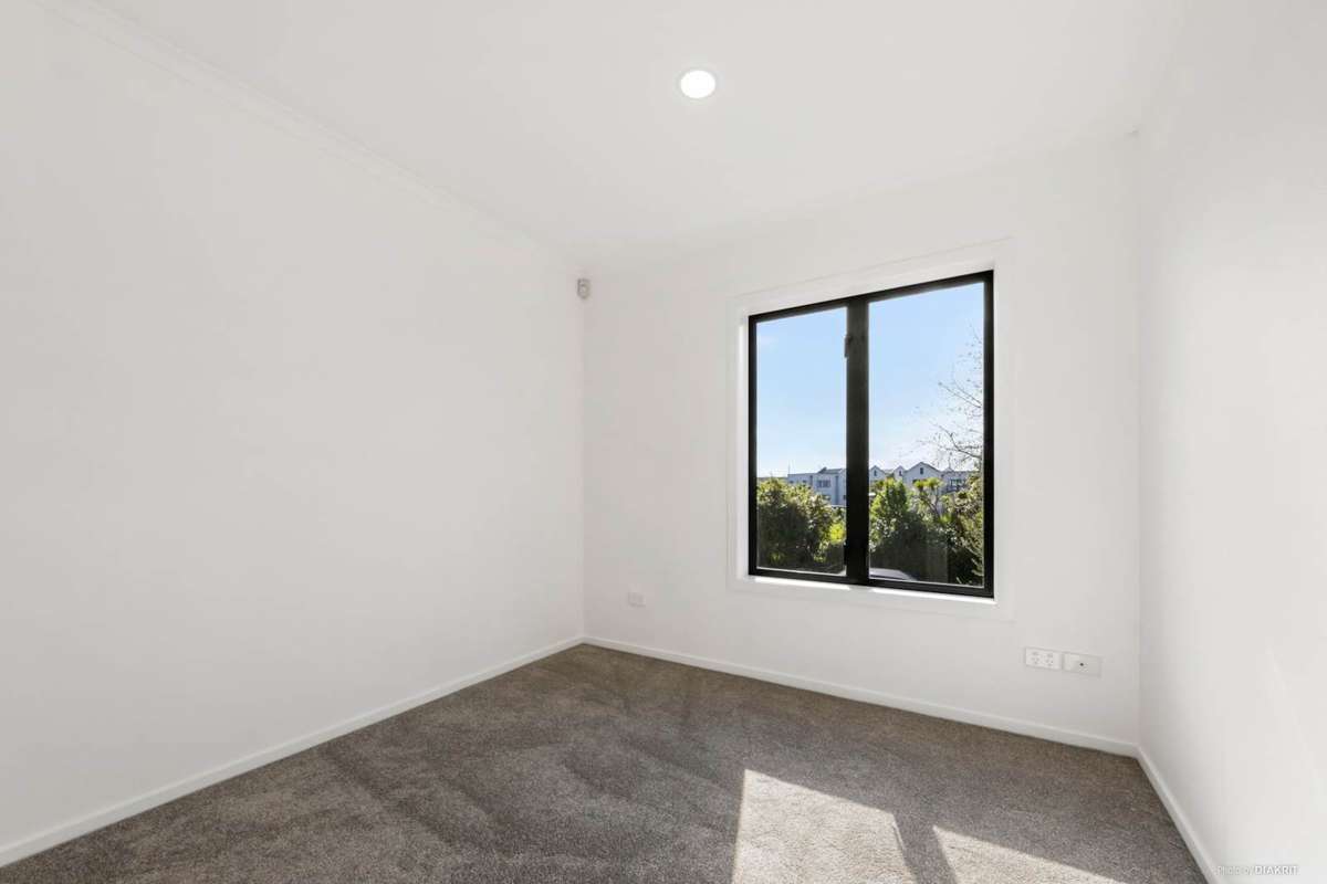 68/1 Ambrico Place_2