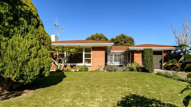 Opportunity, potential, close to waterfront