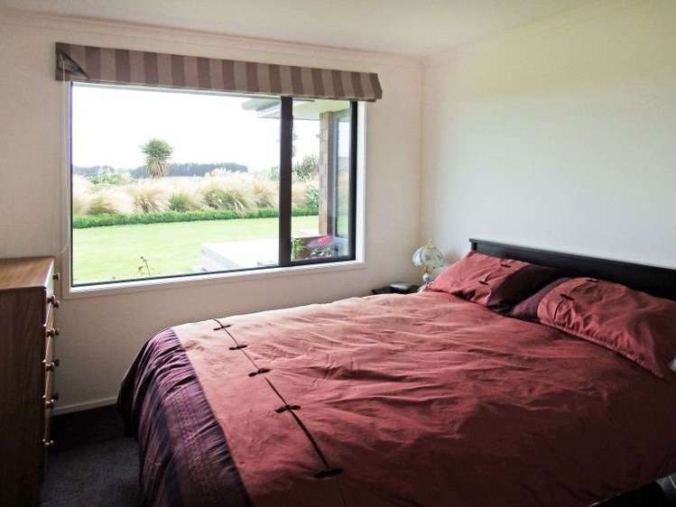 18 Majestic Chn Seaward Bush_11