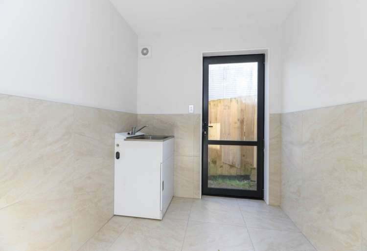 121B-121C New Windsor Road New Windsor_21