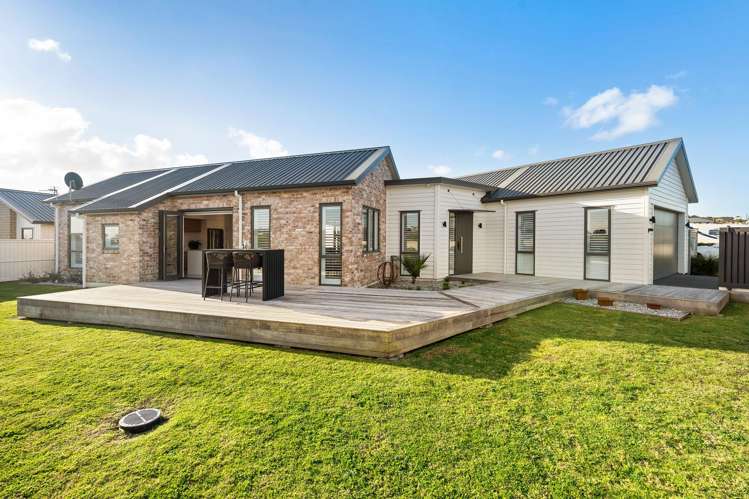 47 Angiangi Crescent Beachlands_1