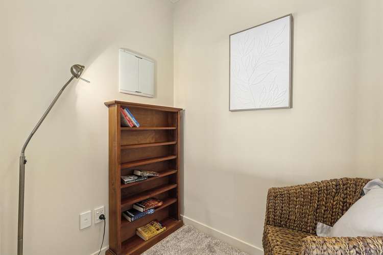 6 Mitika Way Strathmore Park_10