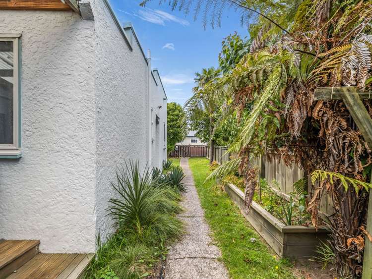 89A Ranolf Street Victoria_15