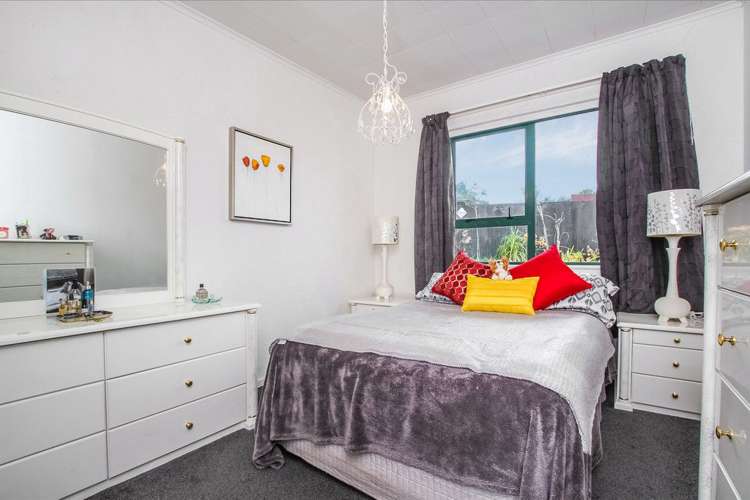 1/153a Te Atatu Road Te Atatu South_5